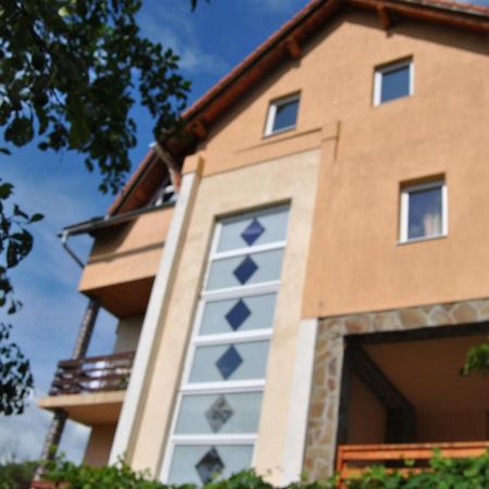 Casa Kelemen Apartment โซวาตา ภายนอก รูปภาพ